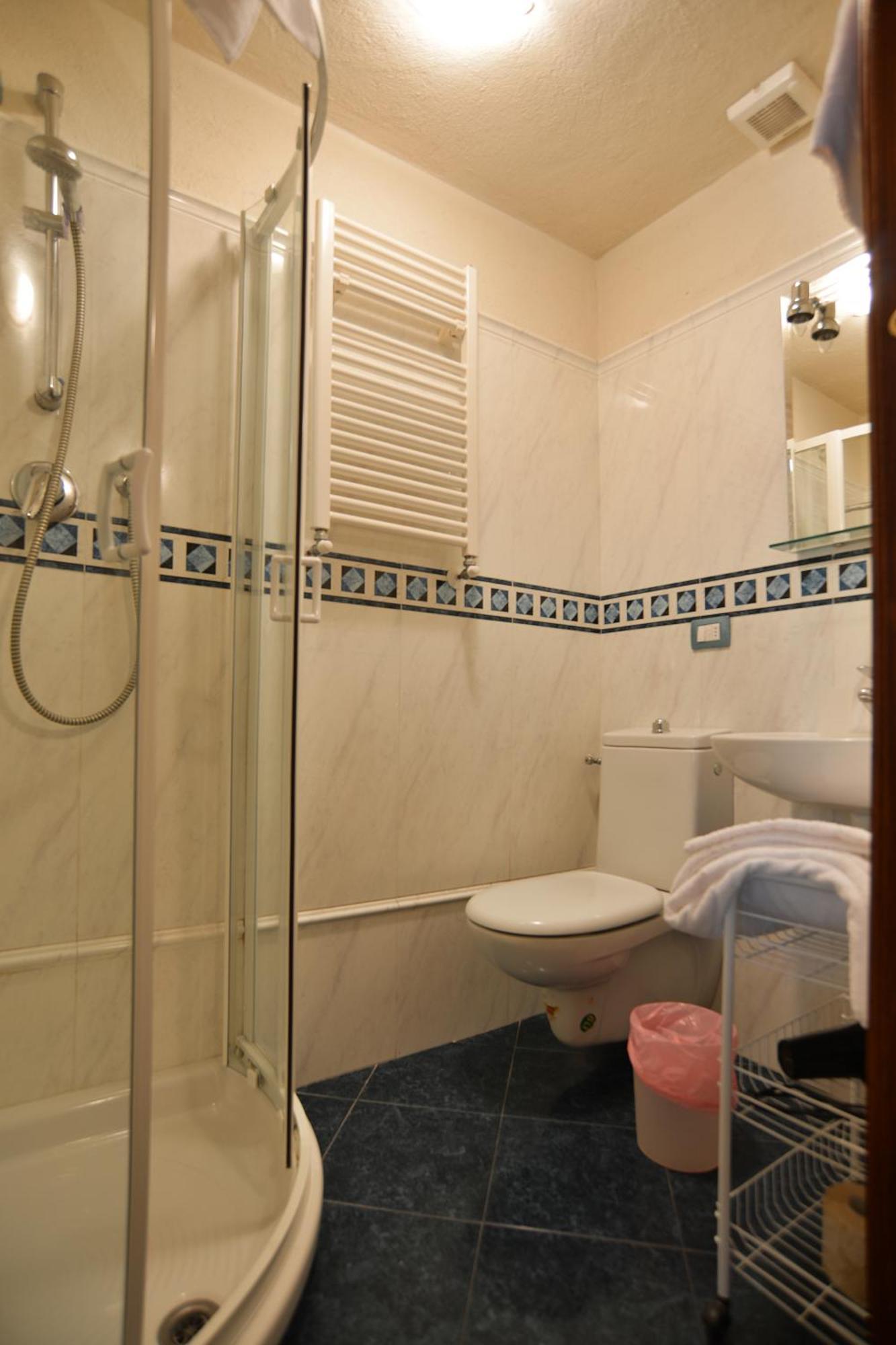 Camera Singola con Bagno